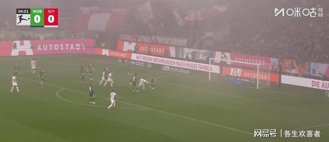 沙巴体育平台-弗莱堡球员频频伤退，战力受损难以应对