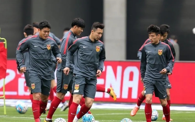 国内足球联赛遇强手,连续失利令人担忧的简单介绍 国内足球联赛遇强手,连续失利令人担忧的简单介绍